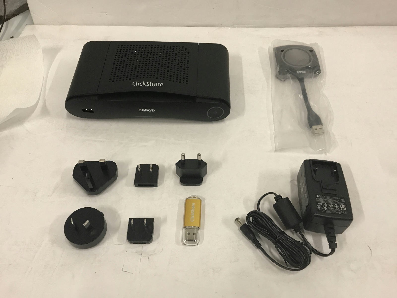 Amazon.com: Barco R9861510NA CS-100 CLICKSHARE Set INCL 1CS-100